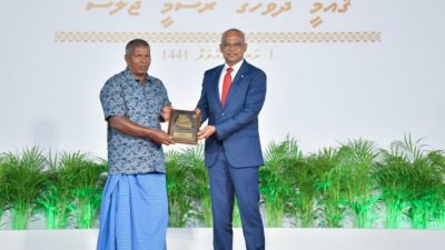 Dhihdhoo-Shafeeg-received-National-Awards-in-Fishing-sector-800x400